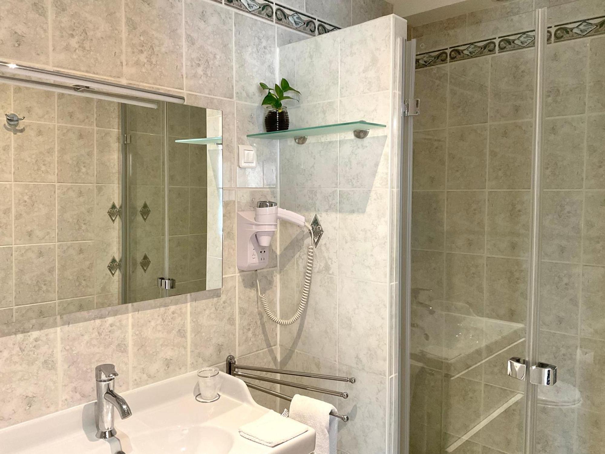 Chambres D'Hotes Les Noisetiers Digne-les-Bains Buitenkant foto